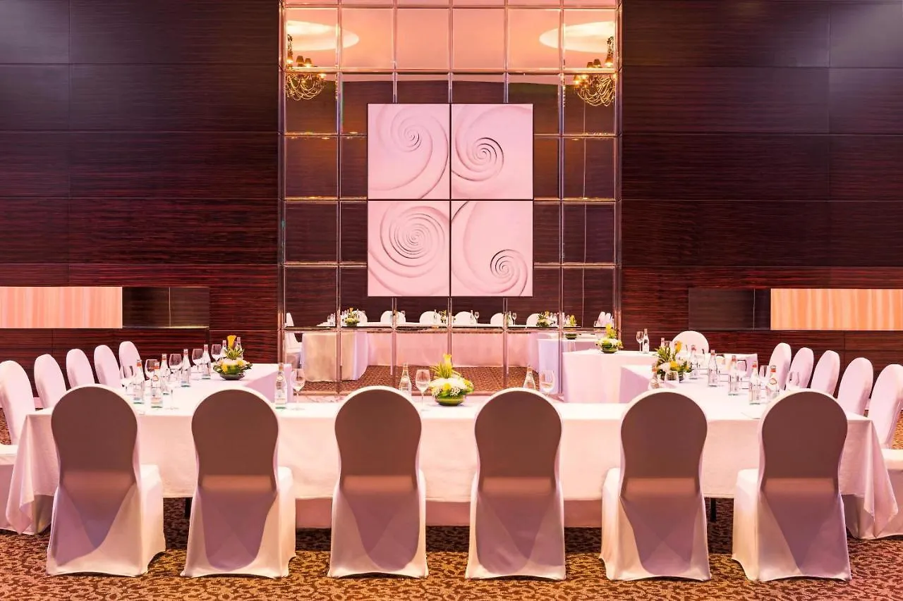 Le Meridien Dubai Hotel & Conference Centre 5*,  Spojené arabské emiráty