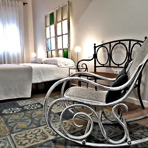 Urban El Postigo Homestay Cordoba