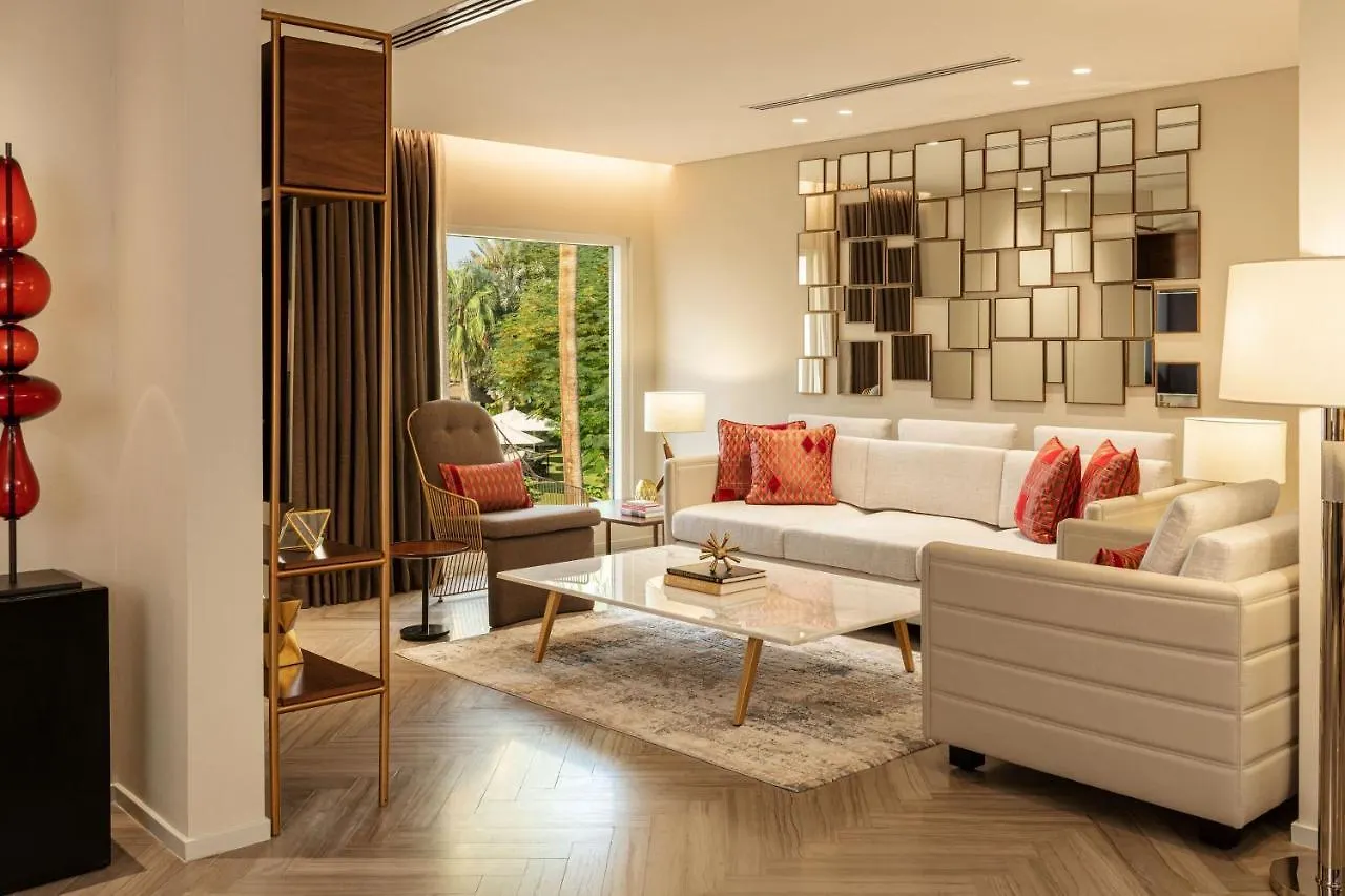 Le Meridien Dubai Hotel & Conference Centre 5*,  United Arab Emirates