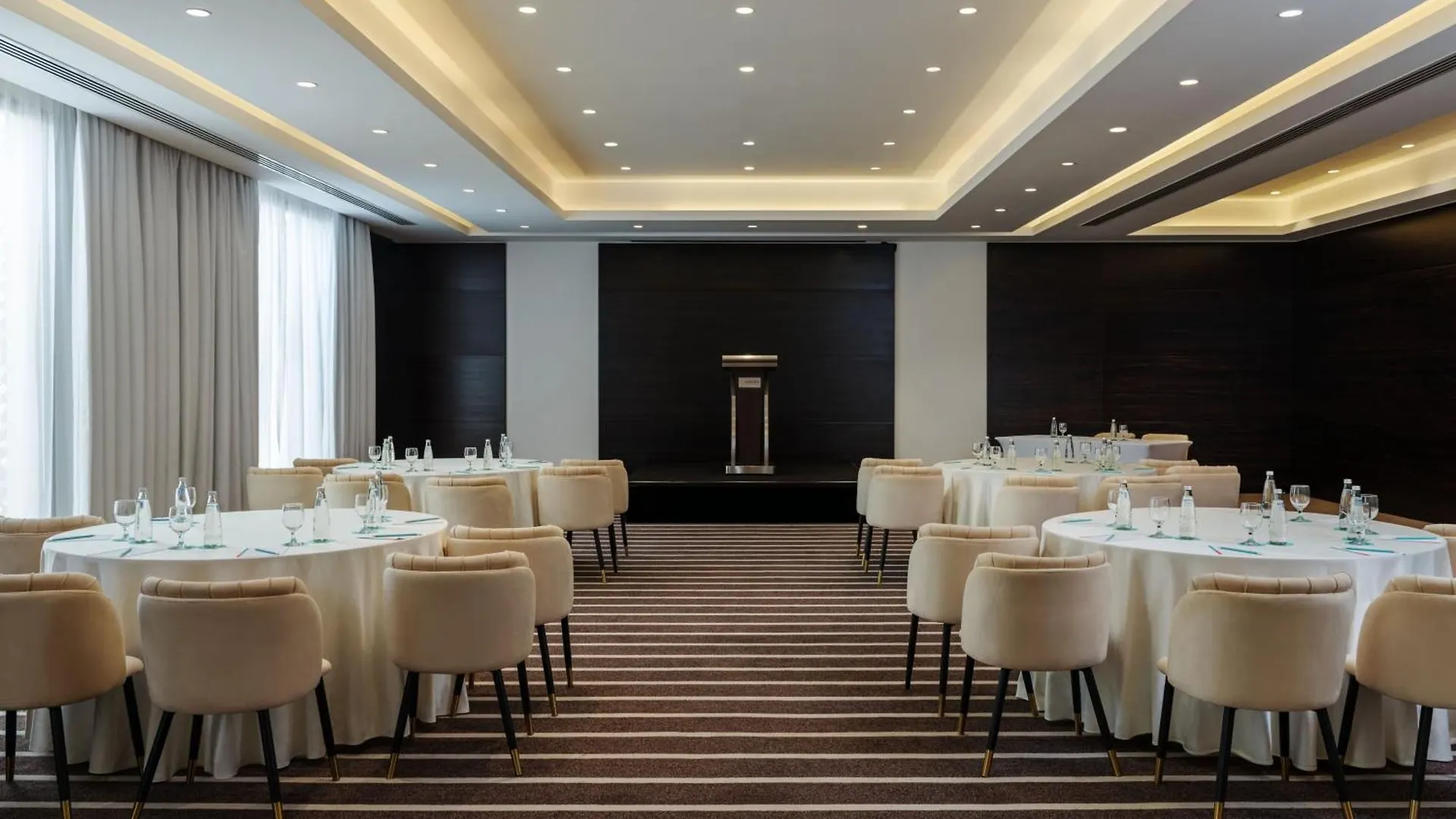 Le Meridien Dubai Hotel & Conference Centre
