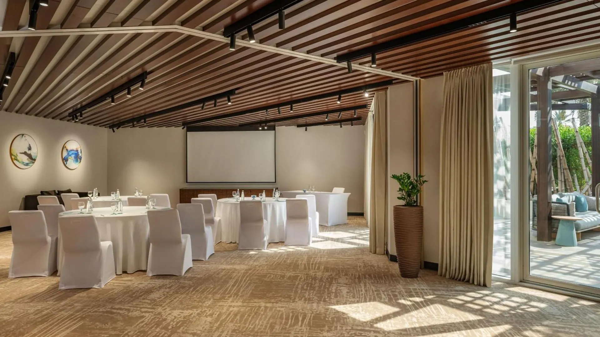 Le Meridien Dubai Hotel & Conference Centre