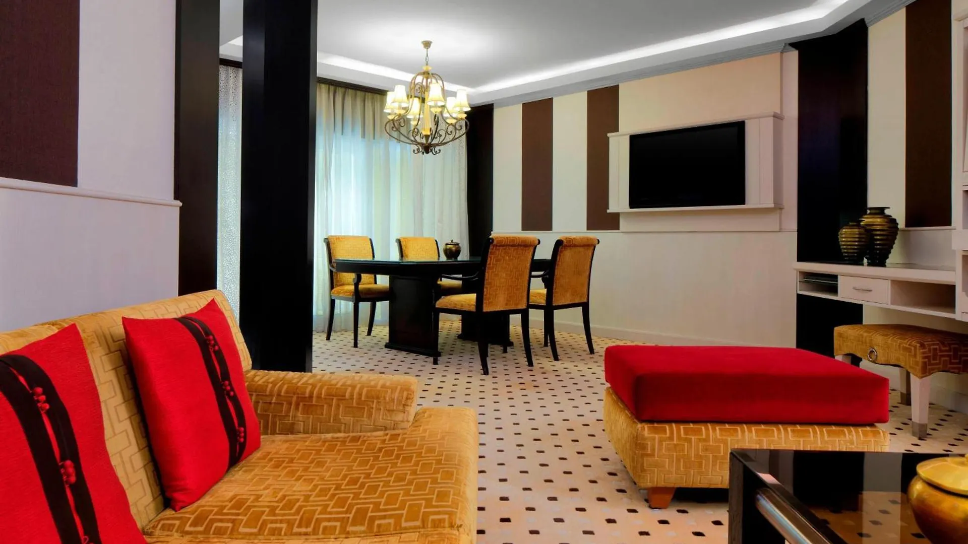 Le Meridien Dubai Hotel & Conference Centre