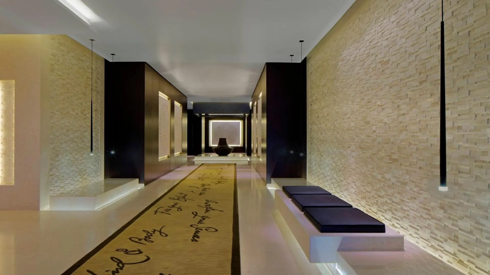 Le Meridien Dubai Hotel & Conference Centre