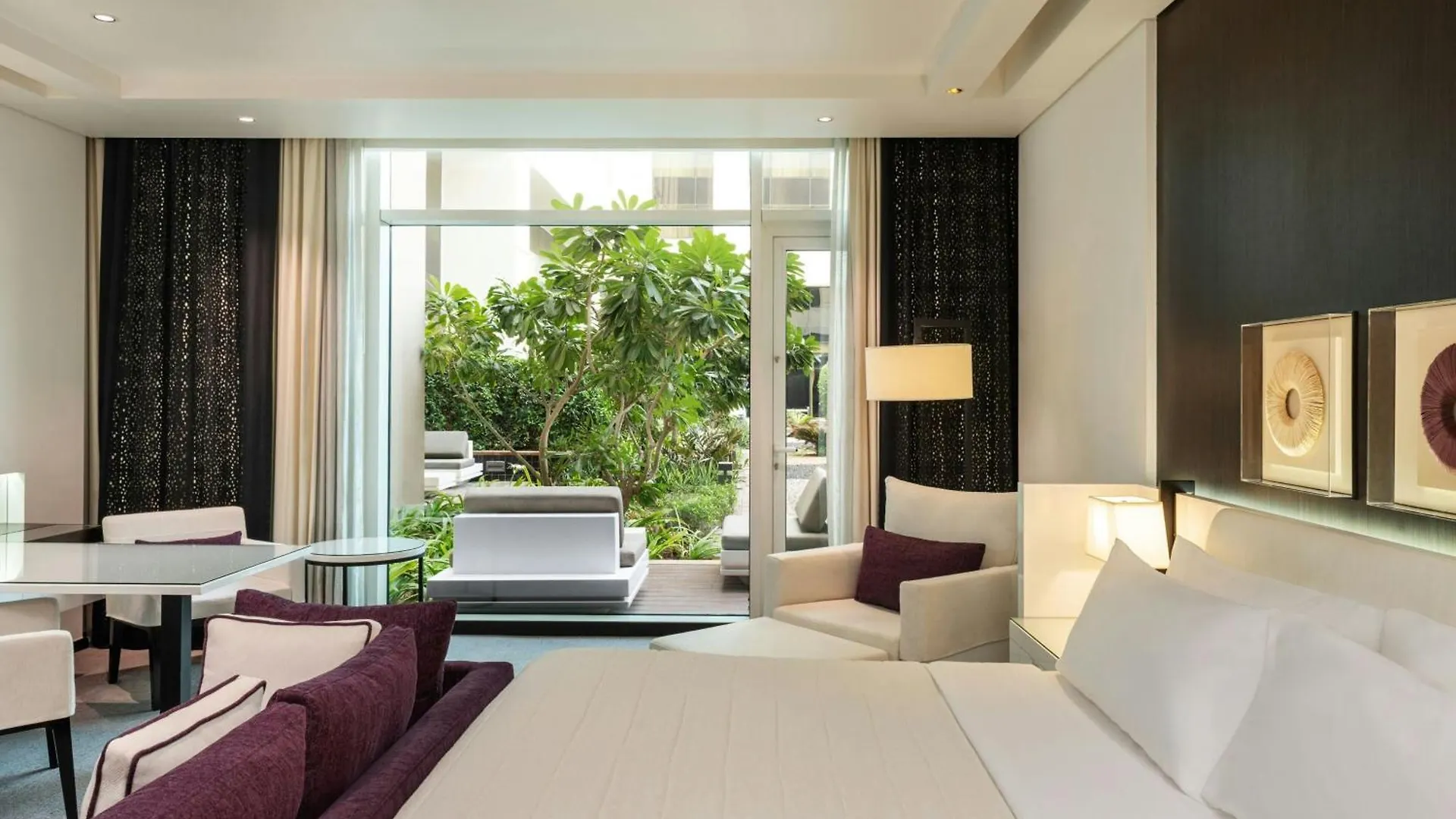 Le Meridien Dubai Hotel & Conference Centre